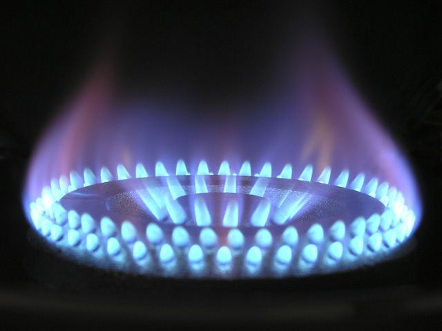 How the Right Energy Supplier Can Save You Money - Gas Cooker Flame